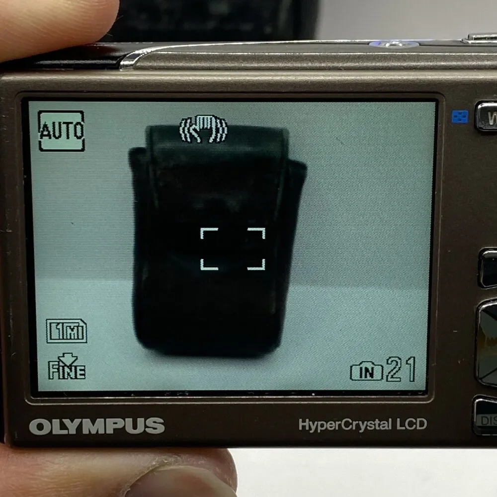 Olympus Stylus 1010 Black 10.1MP Digital Camera With Battery & Charger